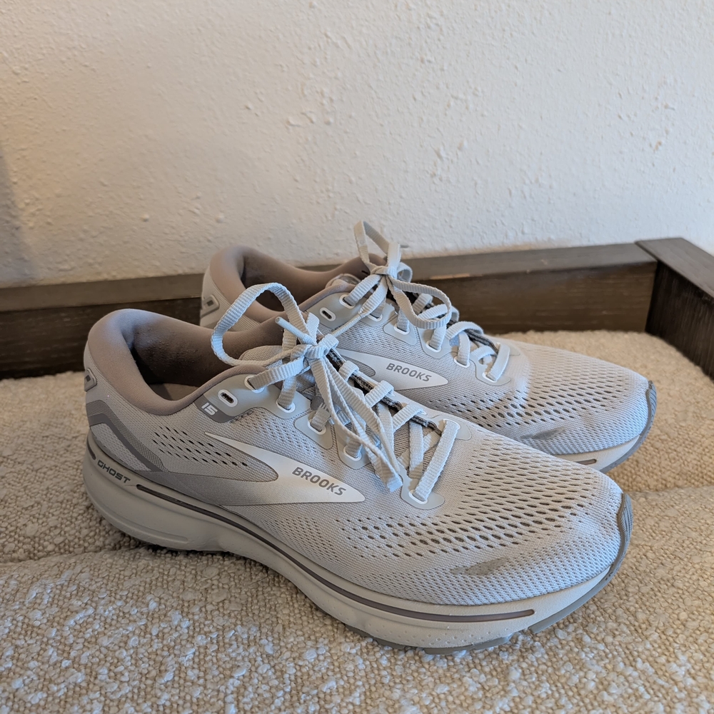 2 Pairs Of Brooks Ghost  Neutral Cushion Sneakers in Light Gray